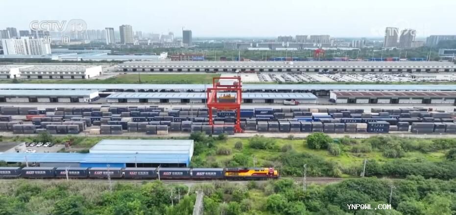 通過(guò)“瀾湄快線(xiàn)”國際貨物列車(chē)加強了兩國之間的貿易合作